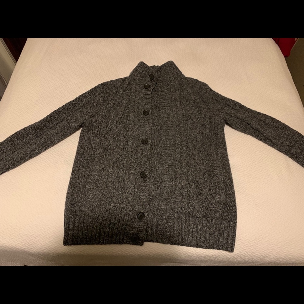 Men’s Gap sweater
